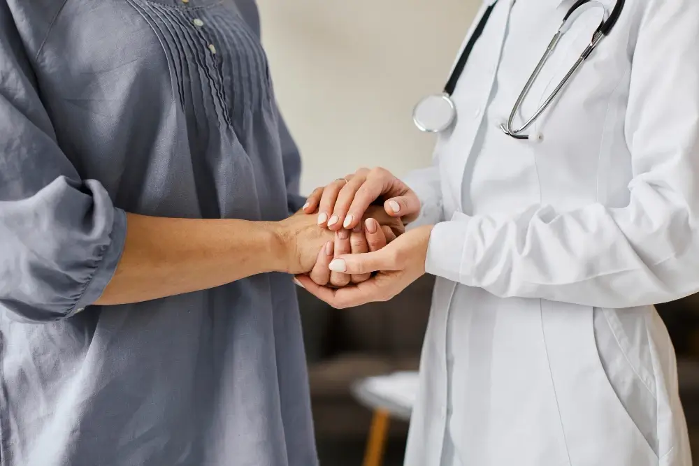 doctor hold hand